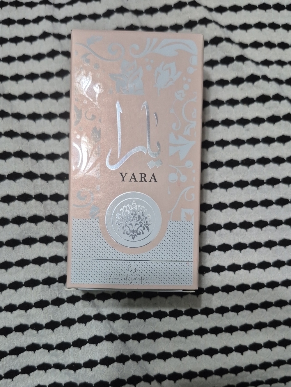 YARA Women Compact Makeup - Soft Peach Pink